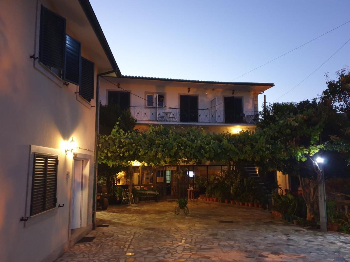 Casa Dos Santos Alojamento - Guest House جيريز المظهر الخارجي الصورة